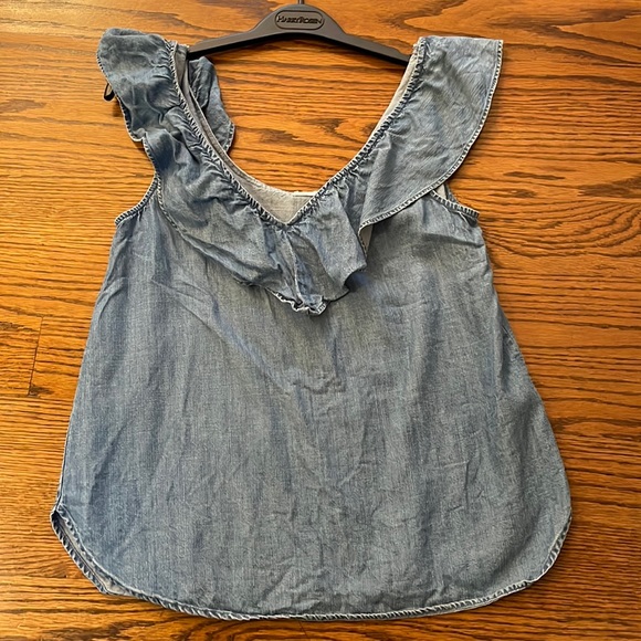 Gap Ruffle Sleeveless soft Denim Top - Picture 2 of 5